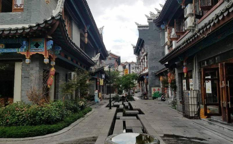 逃离荒凉之地